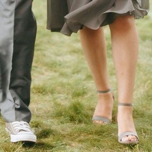 Report Payson grey heels